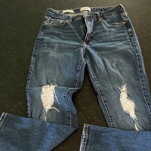 UNIVERSAL THREAD Size 8/29R High Rise Slim Straight Denim Distressed Legs